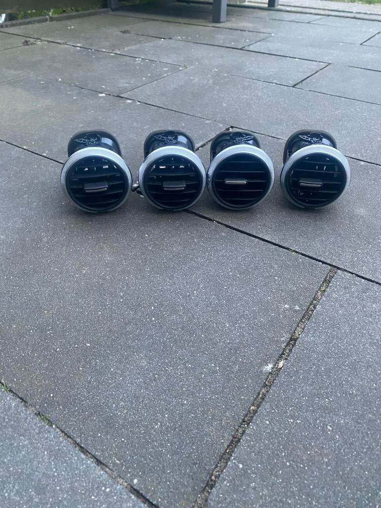 4 stuks audi a3 roosters, Ophalen of Verzenden, Zo goed als nieuw