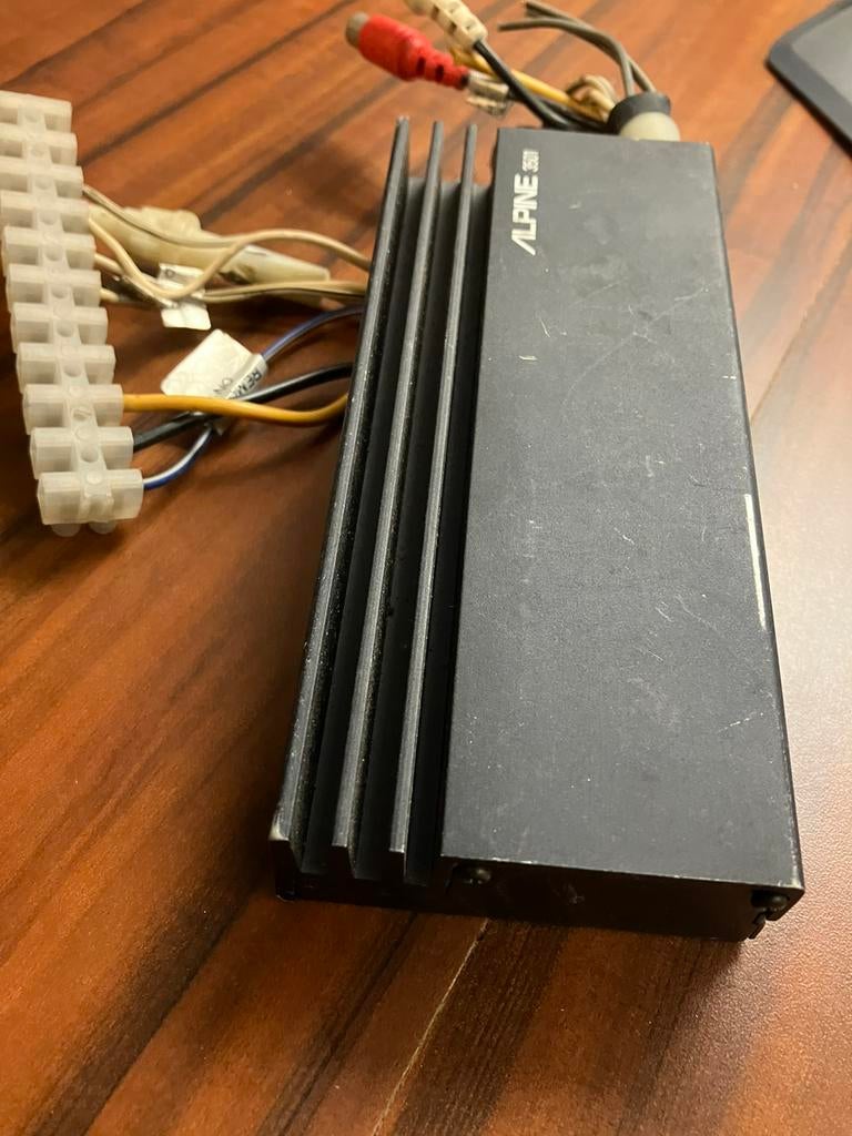 Alpine 3501 2 kanaals eindversterker 2x25 watt, Ophalen of Verzenden, Gebruikt, Minder dan 60 watt, Overige merken