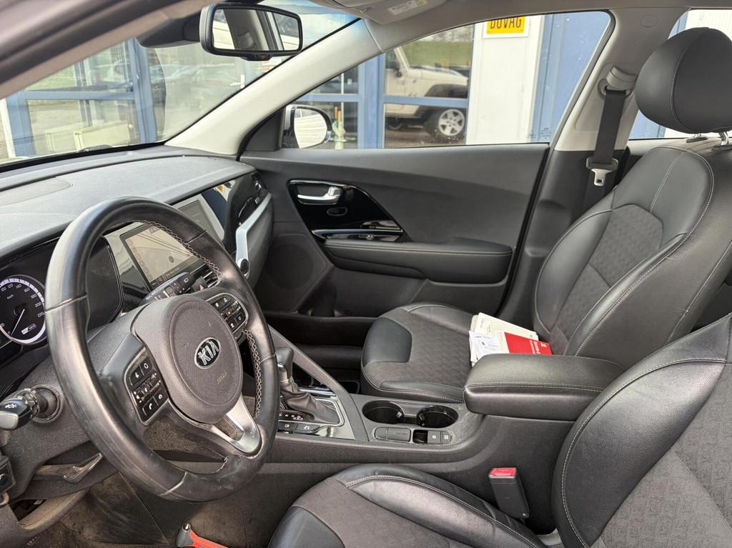 Kia Niro 1.6 GDi Hybrid ExecutiveLine, Gebruikt, Met garantie (alle), Leder en Stof, Origineel Nederlands