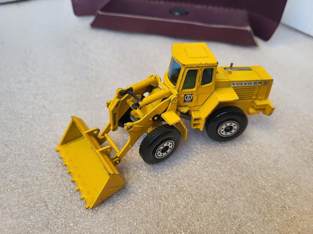 Solido 367, Volvo BM LM240 Wiellader Modelauto - Geel, Ophalen of Verzenden, 1:32 tot 1:50, Overige typen, Overige merken