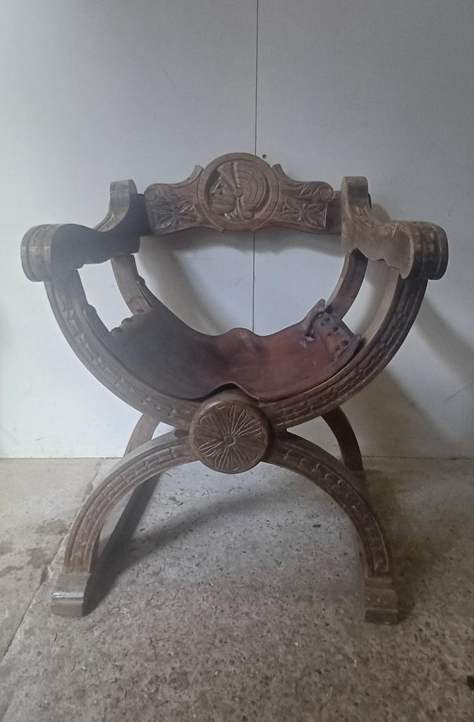 Vintage Dagobert Savonarola kasteel ridder stoel, Ophalen, Gebruikt, Bruin, Eén