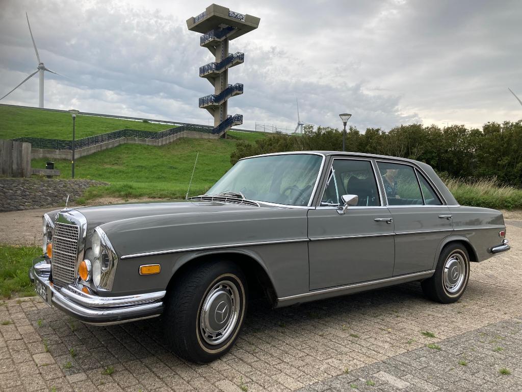 Mercedes-Benz 280SE 4.5 aut  W108, Automaat, Achterwielaandrijving, 4520 cc, Leder