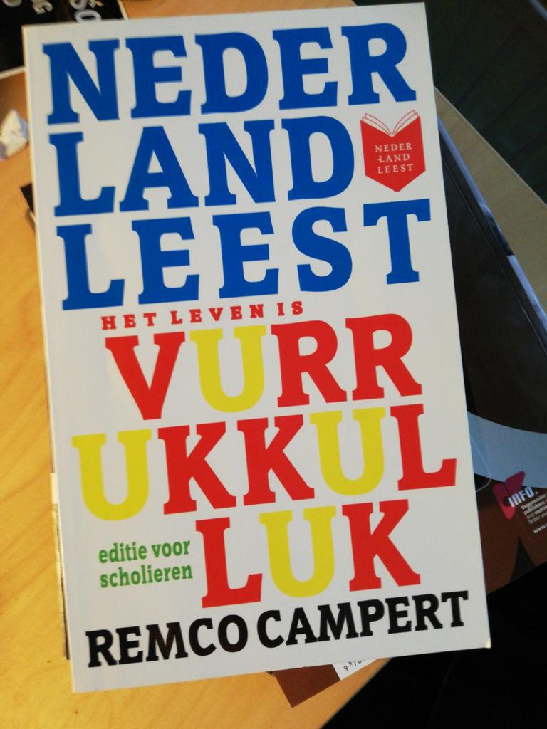 Het leven is vurrukkulluk - Remco Campert Als Nieuw, Boeken, Ophalen of Verzenden