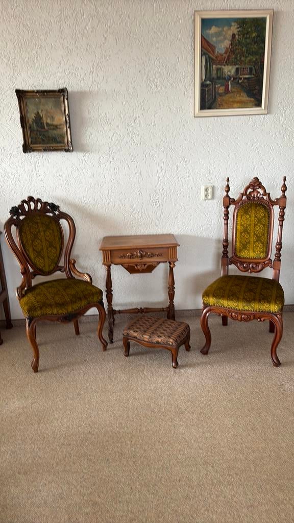 Antieke stoelen met tafeltje, Antiek en Kunst, Antiek | Meubels | Stoelen en Banken, Ophalen