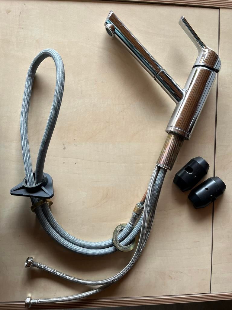 Keukenkraan van het merk AquaVive met uittrekbare handspoel, Ophalen, Kraan