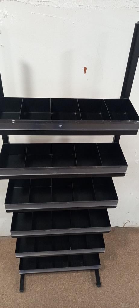 Voerkorf, Lood of Shad presentatie meubel, Watersport en Boten, Ophalen, Spro, Overige typen, Zo goed als nieuw