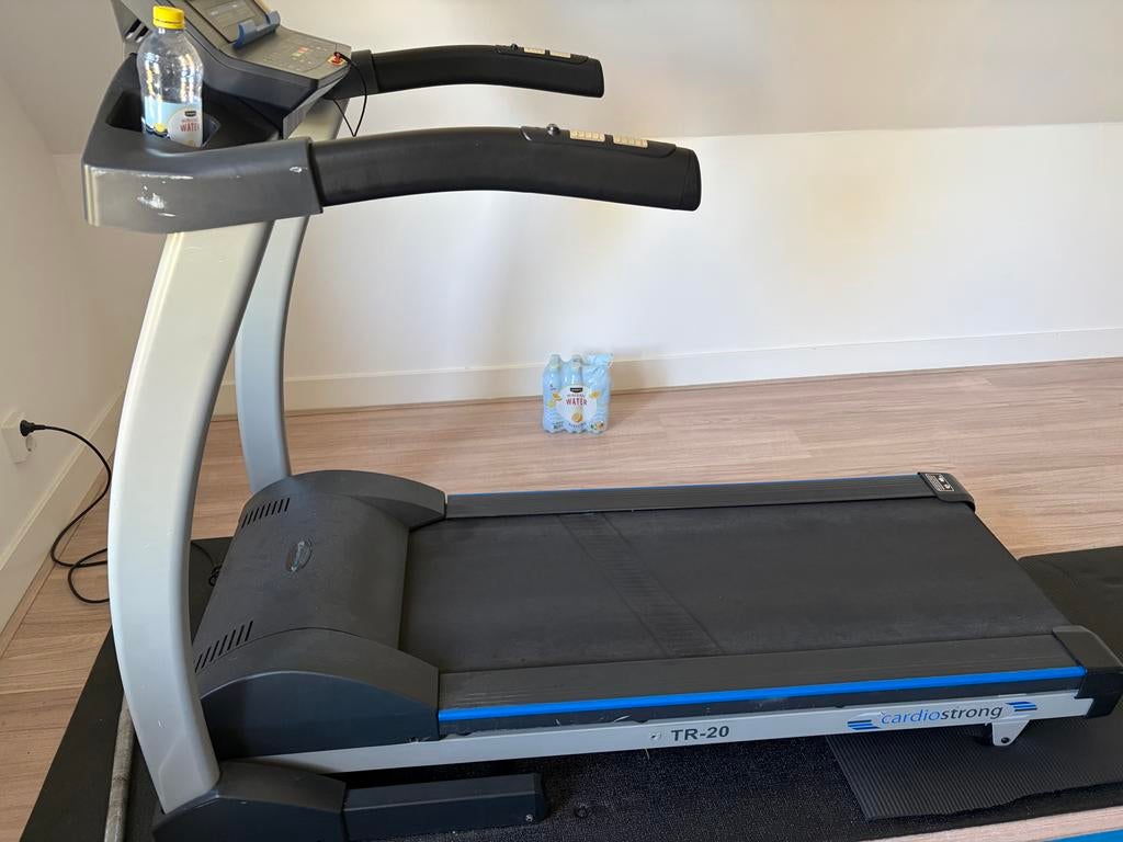 Cardiostrong TR-20 loopband, Ophalen, Gebruikt, Metaal, Loopband