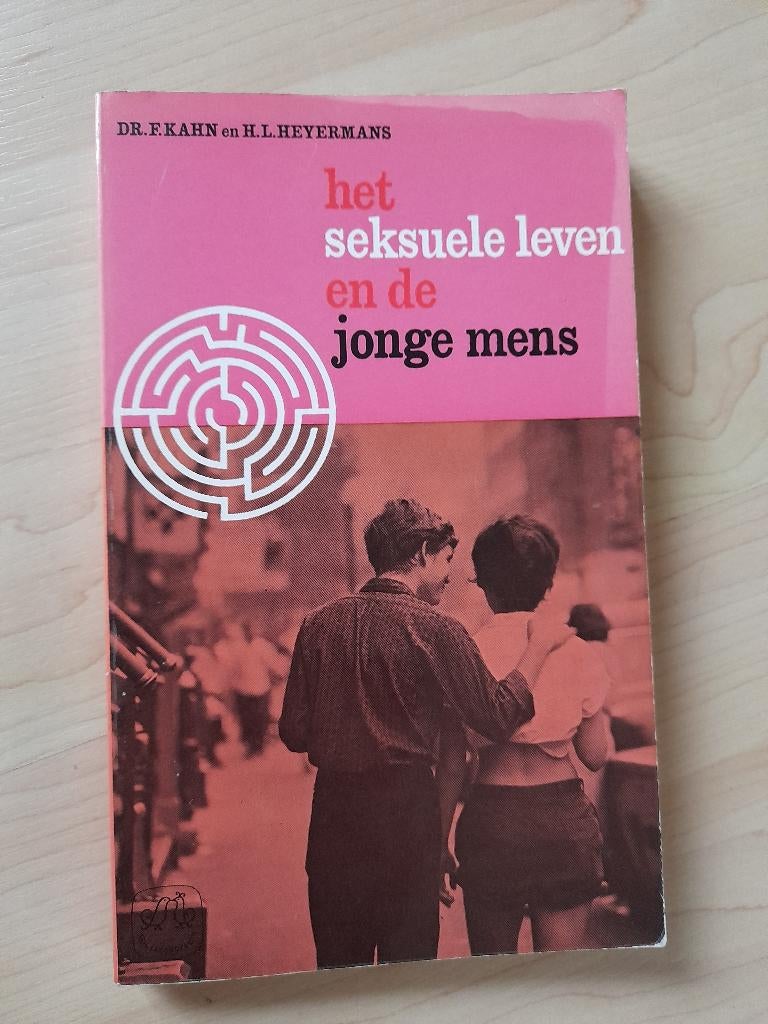 HET SEKSUELE LEVEN EN DE JONGE MENS door Dr F Kahn ea, Boeken, Ophalen of Verzenden, Gelezen
