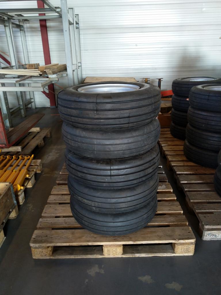 30 x 8.8 x R15 Nieuwe banden met velgen, Zakelijke goederen, Agrarisch | Onderdelen | Banden, Velgen en Assen, Niet ingevuld, Niet ingevuld