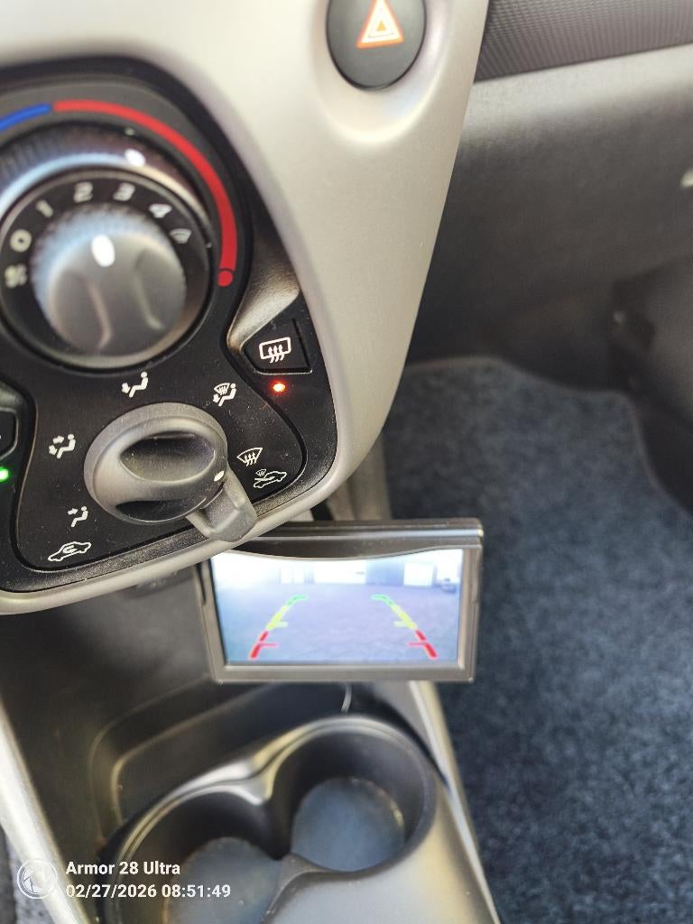 Peugeot 108 1.0 72pk 5 deurs airco / camera / 4 seizoenen, Stof, Origineel Nederlands, Bedrijf, Handgeschakeld