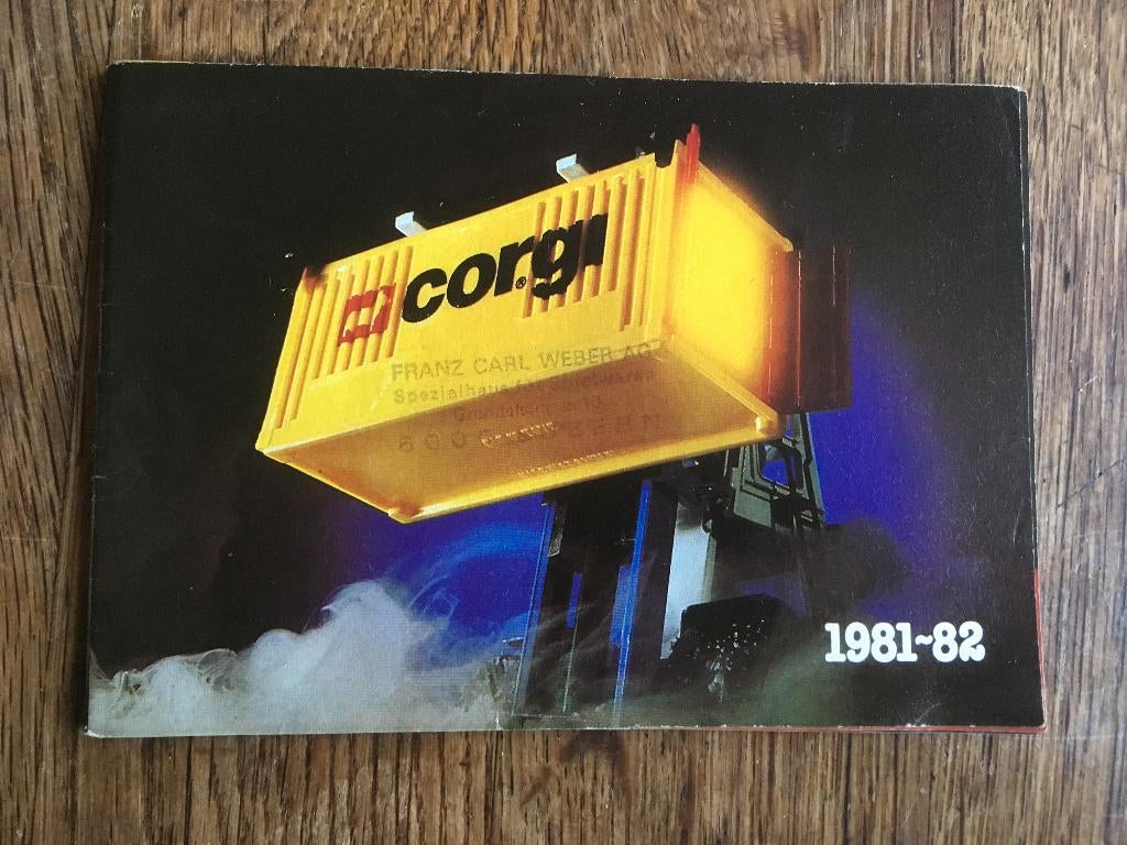 Corgi modelautofolder - brochure - klein, Ophalen of Verzenden, Zo goed als nieuw, Auto