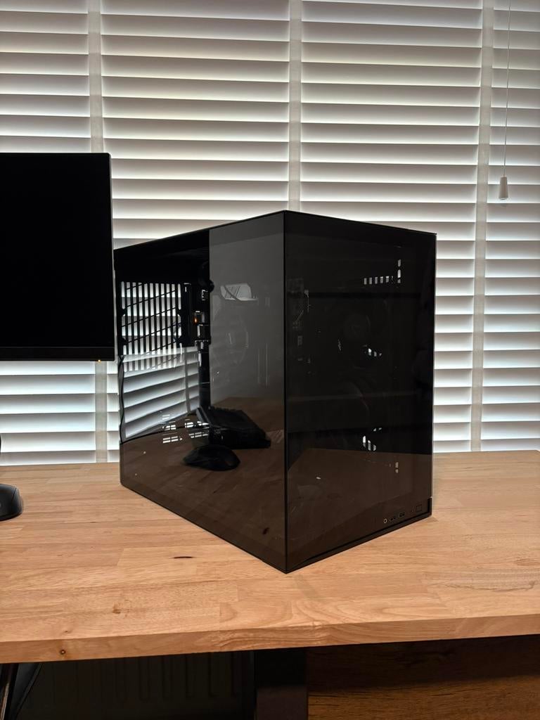 AMD 5500 - Intel ARC B580 - Patriot viper (2•16 GB) Game PC, 1 speler, Eén computer, Vanaf 3 jaar, Ophalen