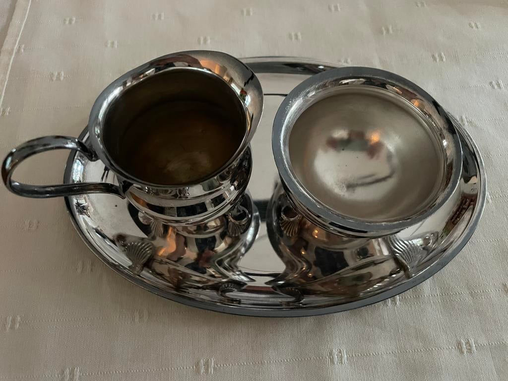 VERZILVERD roomstel ; schaaltje met suikerpot en melkkan, Ophalen of Verzenden