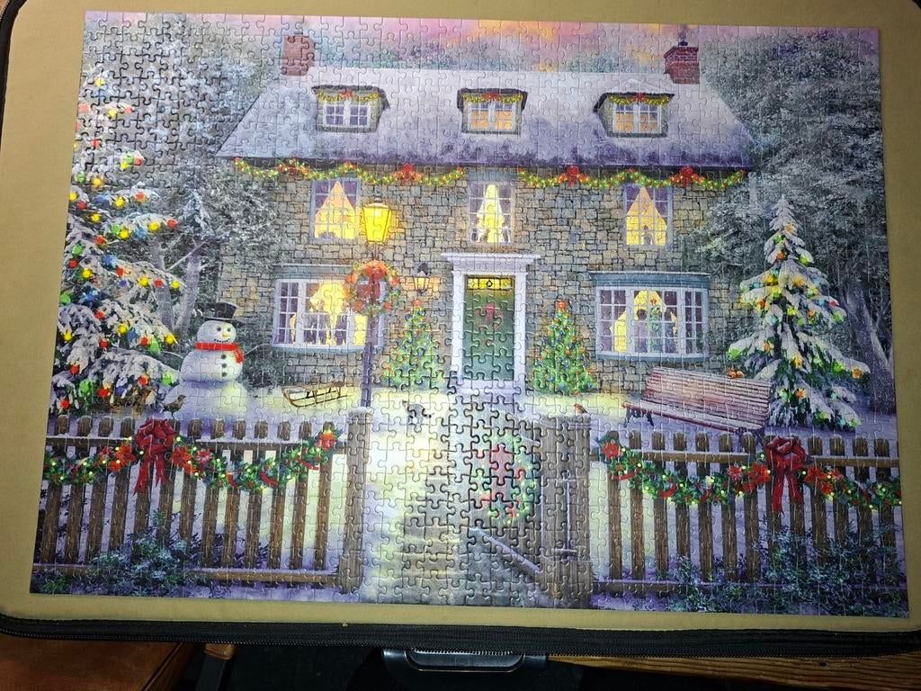 Falcon Puzzel - The Christmas Cottage - 1000 stukjes, Ophalen of Verzenden, 500 t/m 1500 stukjes, Zo goed als nieuw, Legpuzzel