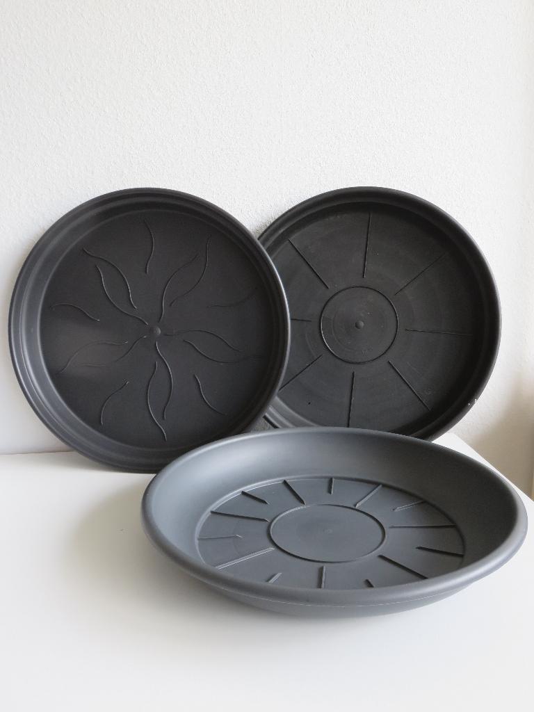 3 kunststof plantschotels 41 a 42 cm Elho en Ypma, Kunststof, 40 cm of meer, Rond, Ophalen of Verzenden