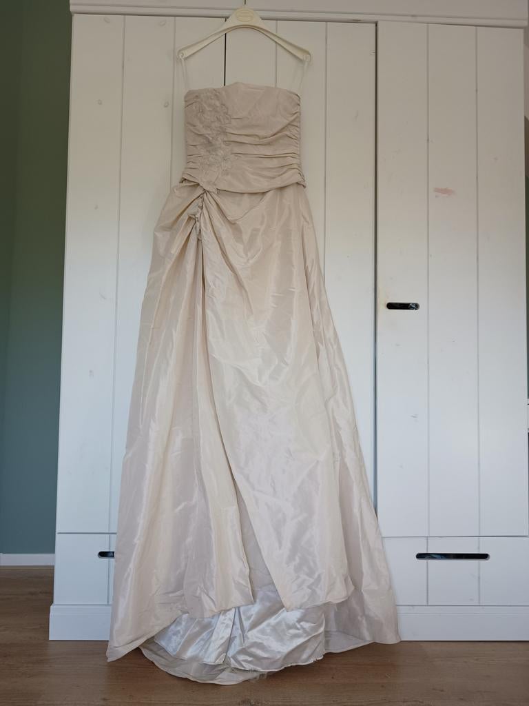 Creation Jolie Leijten strapless trouwjurk maat 38, Kleding | Dames, Trouwkleding en Trouwaccessoires, Trouwjurk, Beige, Ophalen of Verzenden