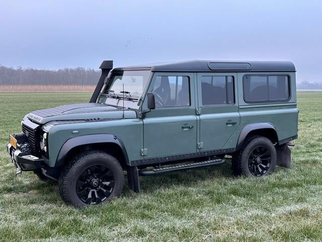 Land Rover Defender Puma 2.4 TD4 110 2009 Groen 7 zitter, Auto's, 1940 kg, 241 €/maand, 122 pk, Leder