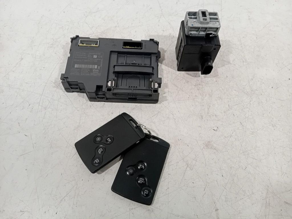 Kaartlezer module Renault Captur, Onderdelen@venauto.nl, Van der Ven Autorecycling B.V., Gebruikt, Ettenseweg 76, 4706 PB Roosendaal, The Netherlands