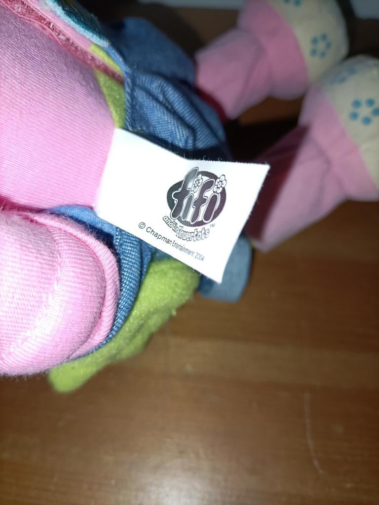 Pratende Fifi en haar bloemenvriendjes knuffel, Kinderen en Baby's, Speelgoed | Knuffels en Pluche, Ophalen of Verzenden, Zo goed als nieuw