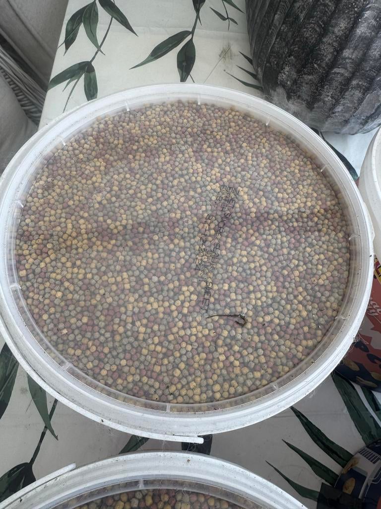 Koi karper voer - Kleine korrels, Dieren en Toebehoren, Vissen | Vijvervissen