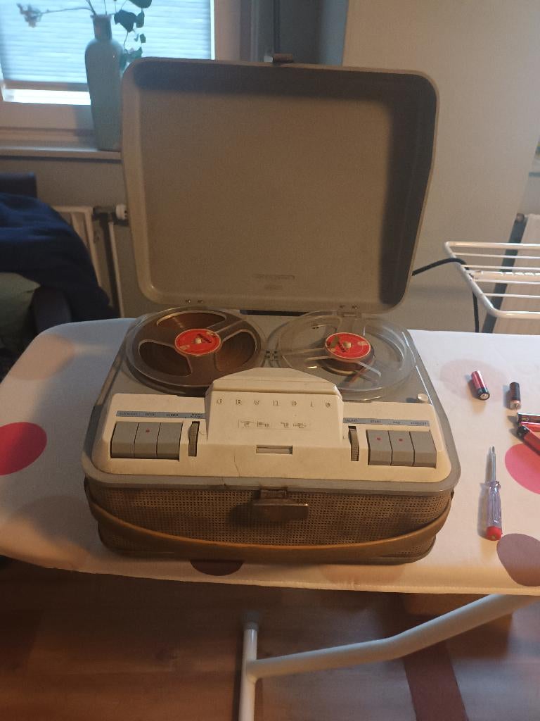 3 oude bandrecorders, Ophalen, Bandrecorder, Met stofkap