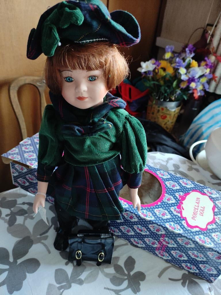 Porceleine POP, Verzamelen, Poppen, Ophalen of Verzenden, Nieuw, Pop