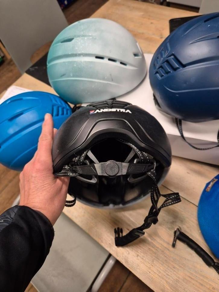 Zandstra schaatshelmen maat S/M en L/XL, Ophalen, Zo goed als nieuw, Noren, Zandstra