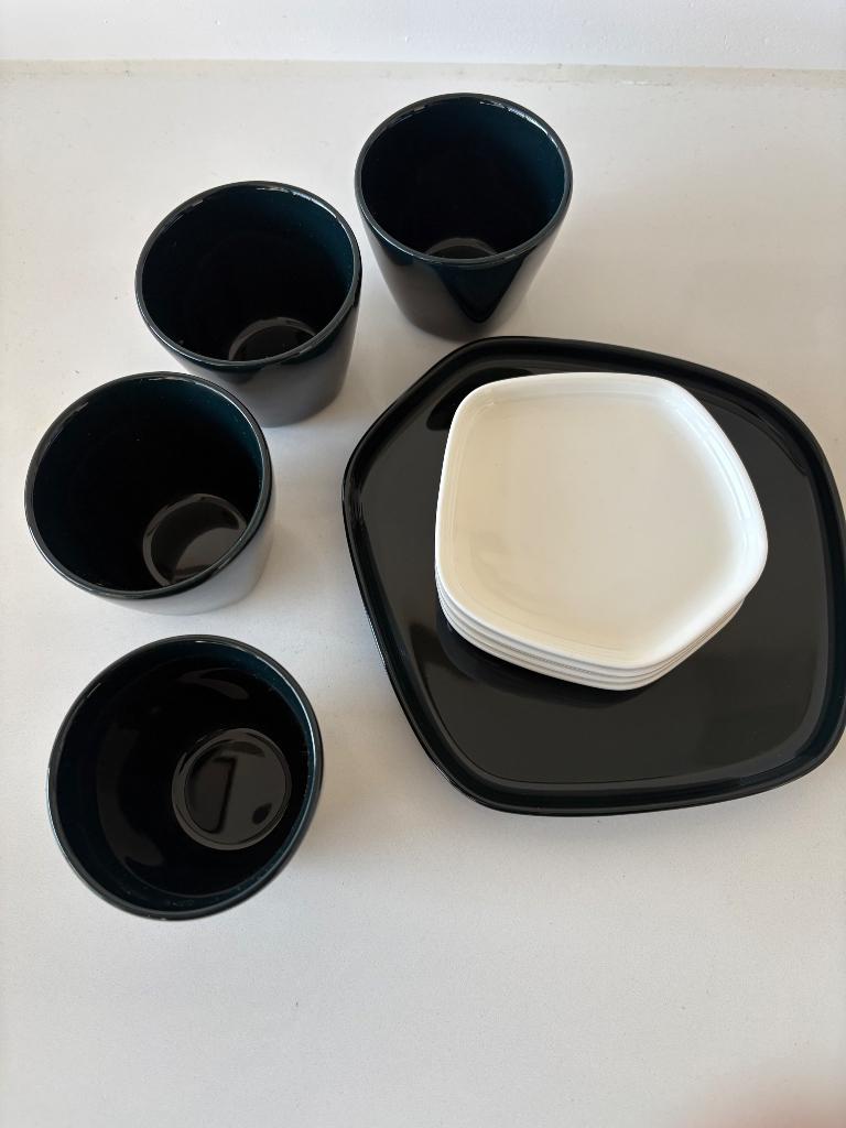 Iittala Issey Miyake set, Huis en Inrichting, Nieuw, Ophalen of Verzenden, Overige stijlen, Kop(pen) en/of Schotel(s)