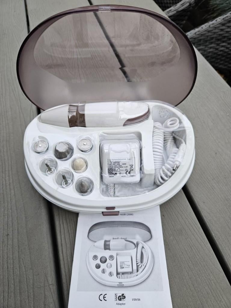 Nieuw duits manicure en pedicureset met 7 opzetstukken, Ophalen of Verzenden, Nieuw, Overige typen