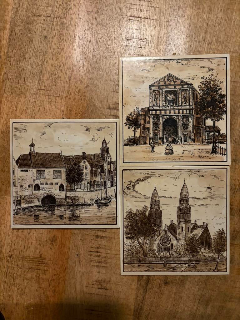Drie wandtegels: Delftse poort, Koninginnekerk, Delfshaven, Ophalen of Verzenden