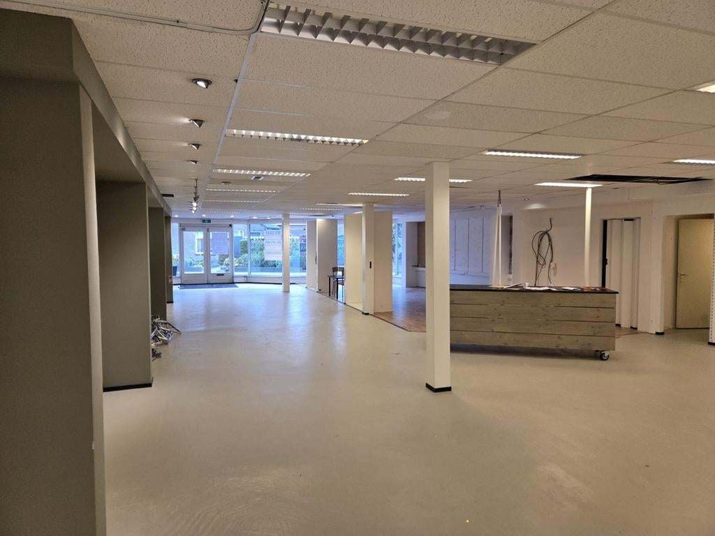 Ruime bedrijfsruimte te huur in centrum Heino, Huur, Bedrijfsruimte