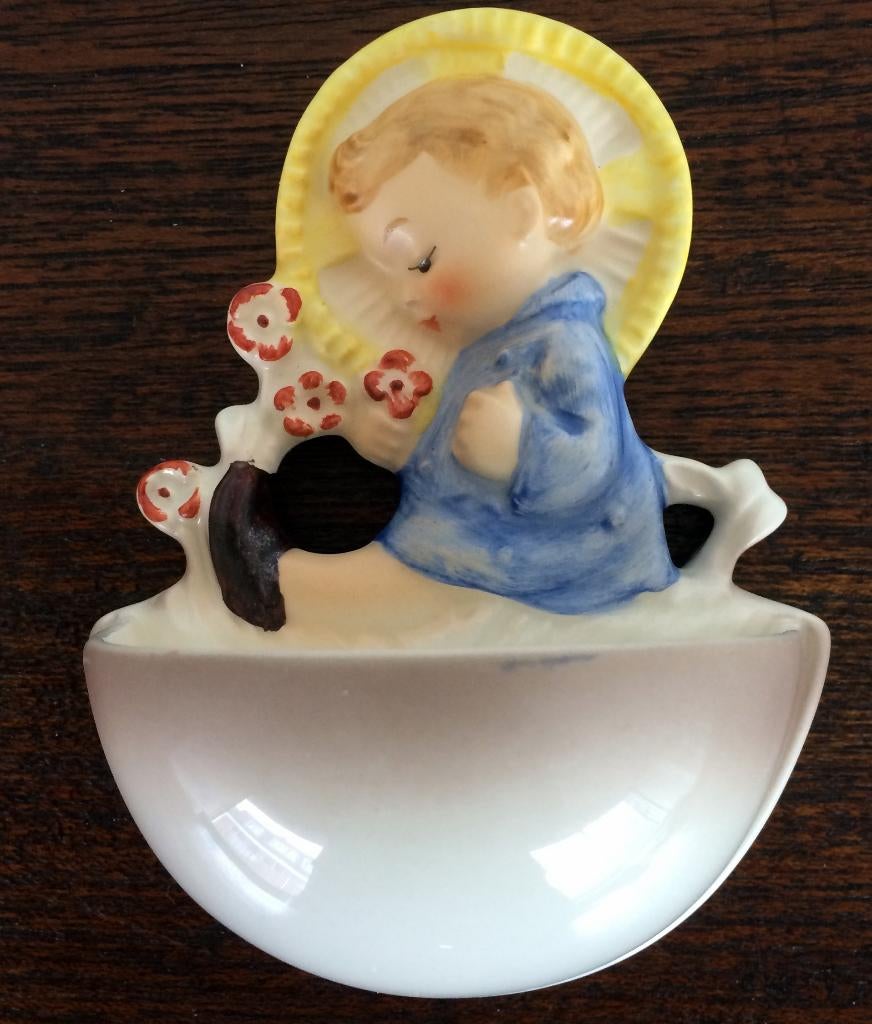 Hummel Wijwaterbakje Child with flowers Nr 4, Verzamelen, Ophalen of Verzenden, Nieuw, Overige typen