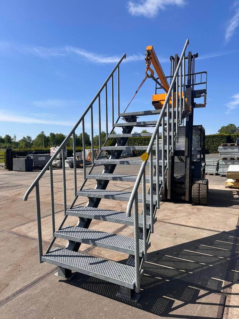 Gegalvaniseerde steektrap bordestrap wenteltrap trappen 14, Doe-het-zelf en Verbouw, Ladders en Trappen, Ophalen of Verzenden