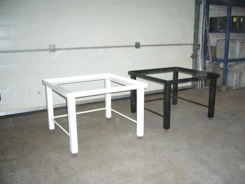 Nieuwe ijzersterke wasmachineverhogers wit of mat zwart, Ophalen, Nieuw, 1200 tot 1600 toeren, Minder dan 85 cm