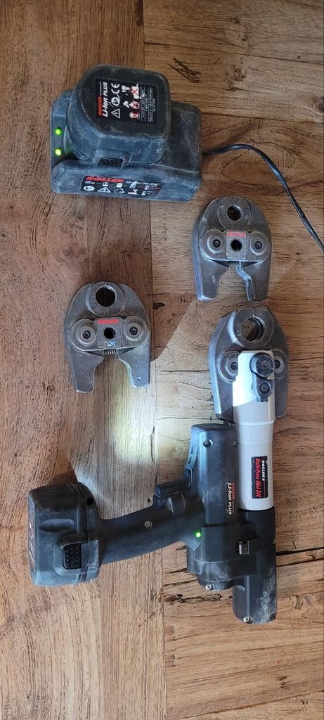 Roller's mini perstang 14.4V, 2 accu's, lader 3 persbekken, Doe-het-zelf en Verbouw, Ophalen of Verzenden