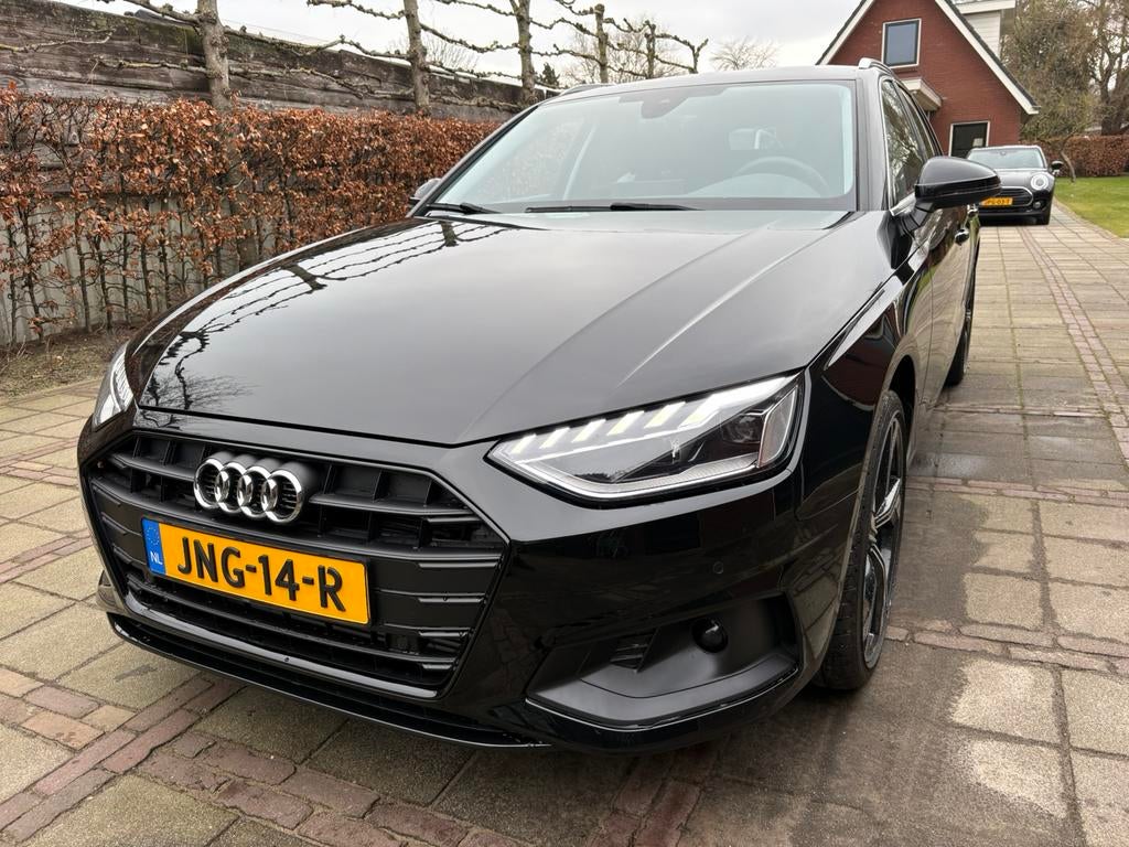 A4 35 Tfsi 150pk Mhev S Tronic 2022 Zwart 1375 KM, 4 cilinders, A4, Zwart, Leder