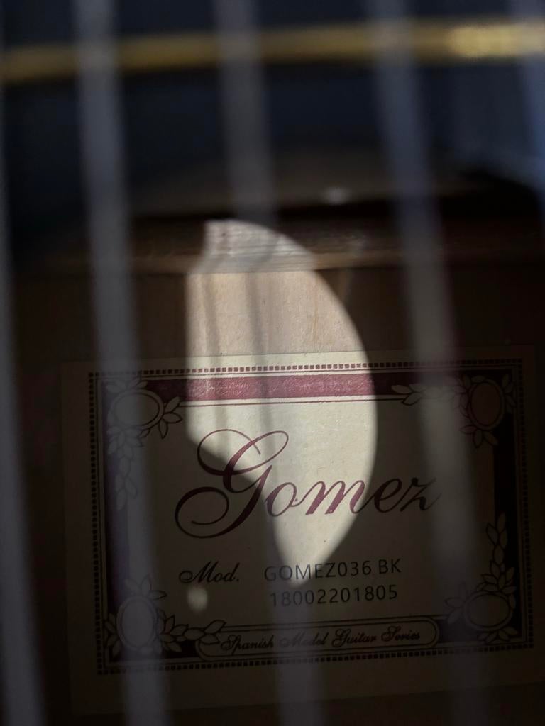 Gomez Gitaar met Tas - Goed Onderhouden, Muziek en Instrumenten, Snaarinstrumenten | Gitaren | Akoestisch, Gebruikt, Klassieke of Spaanse gitaar