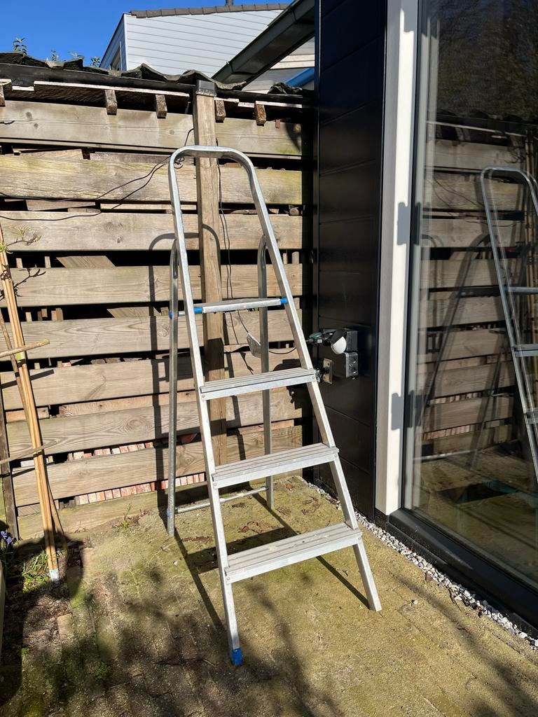 Lichtgewicht trap met plateau, Ophalen, Gebruikt, Trap, Minder dan 2 meter