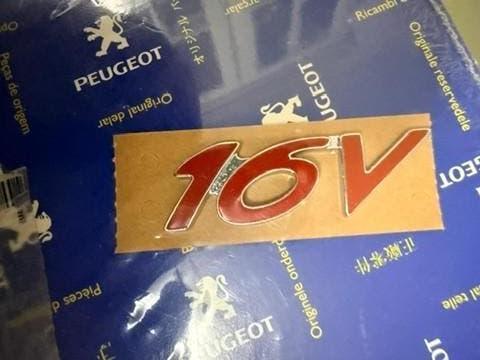 origineel 16V embleem Peugeot 206 / 306 (866573), Ophalen of Verzenden, Nieuw, Peugeot