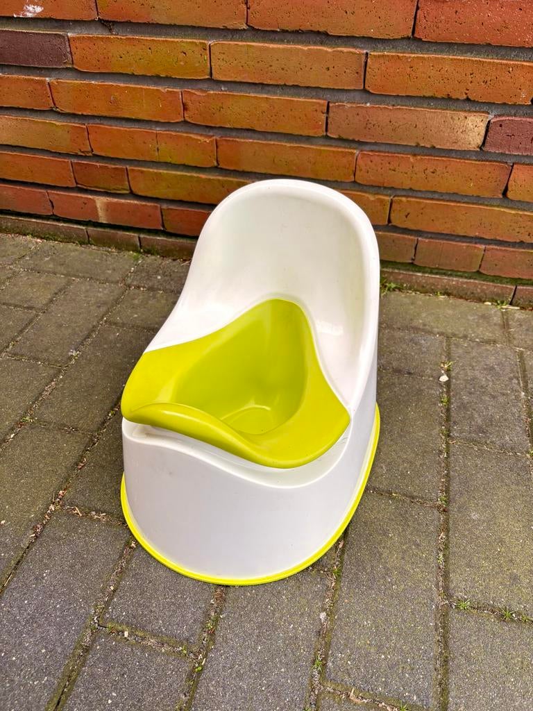 Potje voor kinderen - wit met limoengroen, Ophalen, Gebruikt