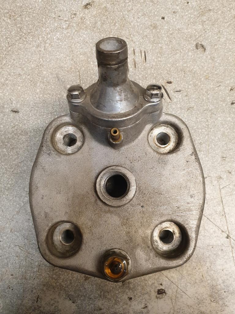 Derbi senda/gpr 50 cilinderkop voor imitatie motorblok., Fietsen en Brommers, Brommeronderdelen | Algemeen, Gebruikt, Blok, Ophalen of Verzenden