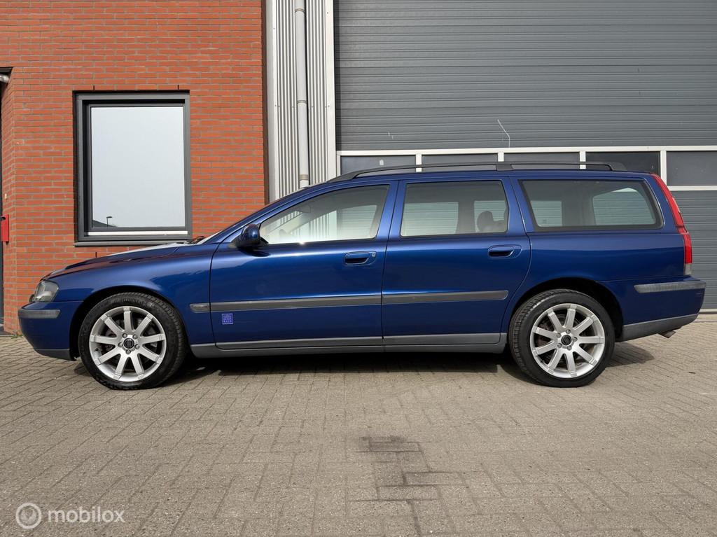 Volvo V70 2.4T Aut. Ocean Race - blijvend Youngtimer, Auto's, Volvo, Blauw, 2435 cc, Grijs, 93 €/maand