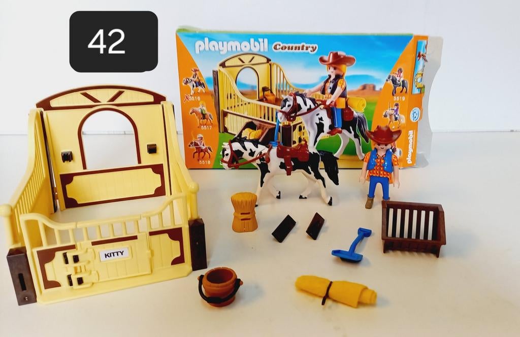 Playmobil paarden box compleet als nieuw in doos, Ophalen of Verzenden, Zo goed als nieuw, Complete set
