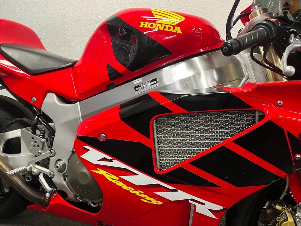 Honda VTR 1000 SP 1 (bj 2001), 2 cilinders, HONDA, Motorrijbewijs A, Bedrijf