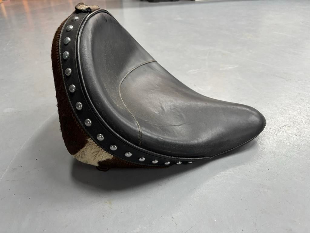 Corbin zadel Harley Davidson Evo - Uniek met koeienhuid, Ophalen, Gebruikt, Usa, Hd