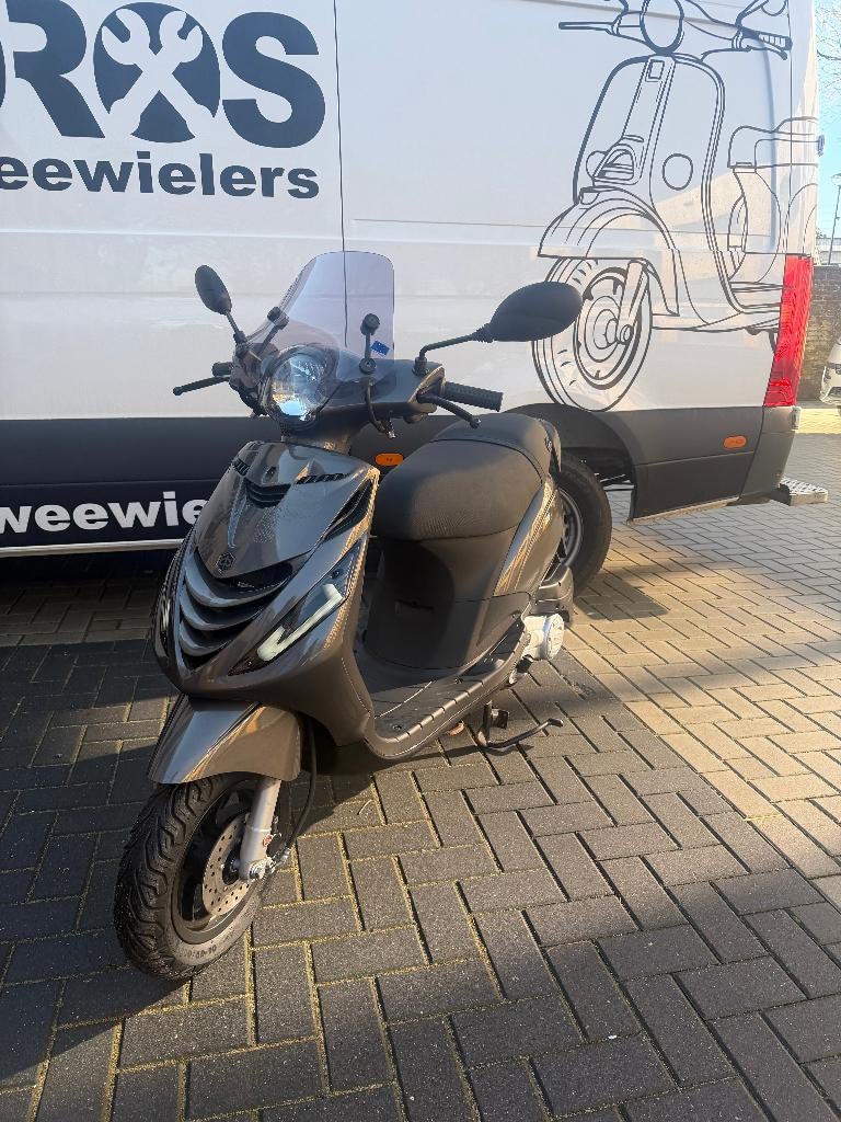 Piaggio zip 2021 | Nieuwstaat | EERSTE eigenaar | GARANTIE