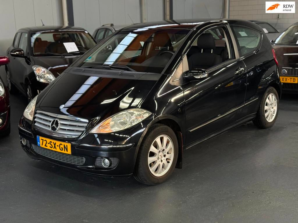 Mercedes-Benz A-klasse 150 Elegance Nieuwe APK NAP Trekhaak, Zwart, 1095 kg, 400 kg, Origineel Nederlands