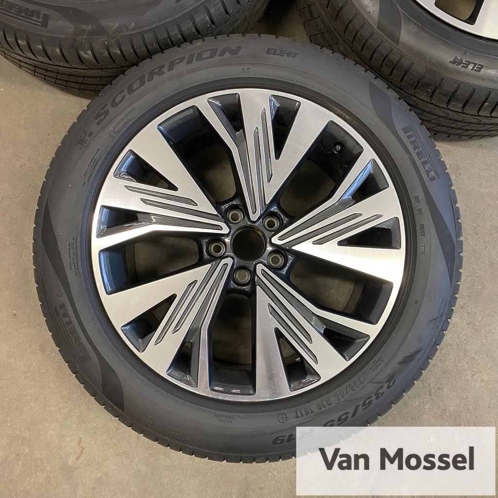 Audi Q4 E-tron Pirelli Scorpion Elect 235/55/R19 - 255/55/R1, 19 inch, Gebruikt, -, -