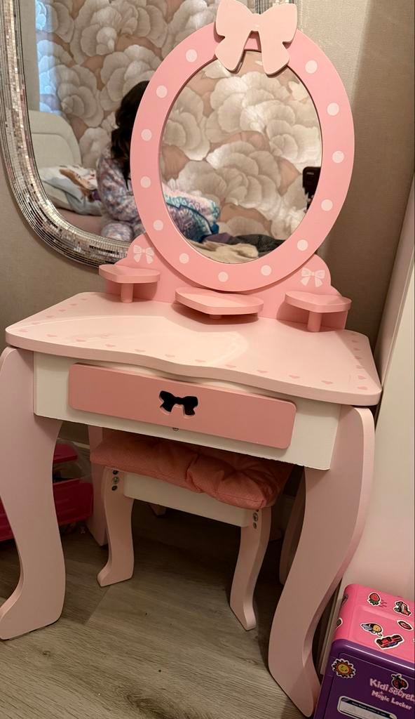 Roze kaptafel met spiegel en krukje, Ophalen, Gebruikt, Tafel(s) en Stoel(en)