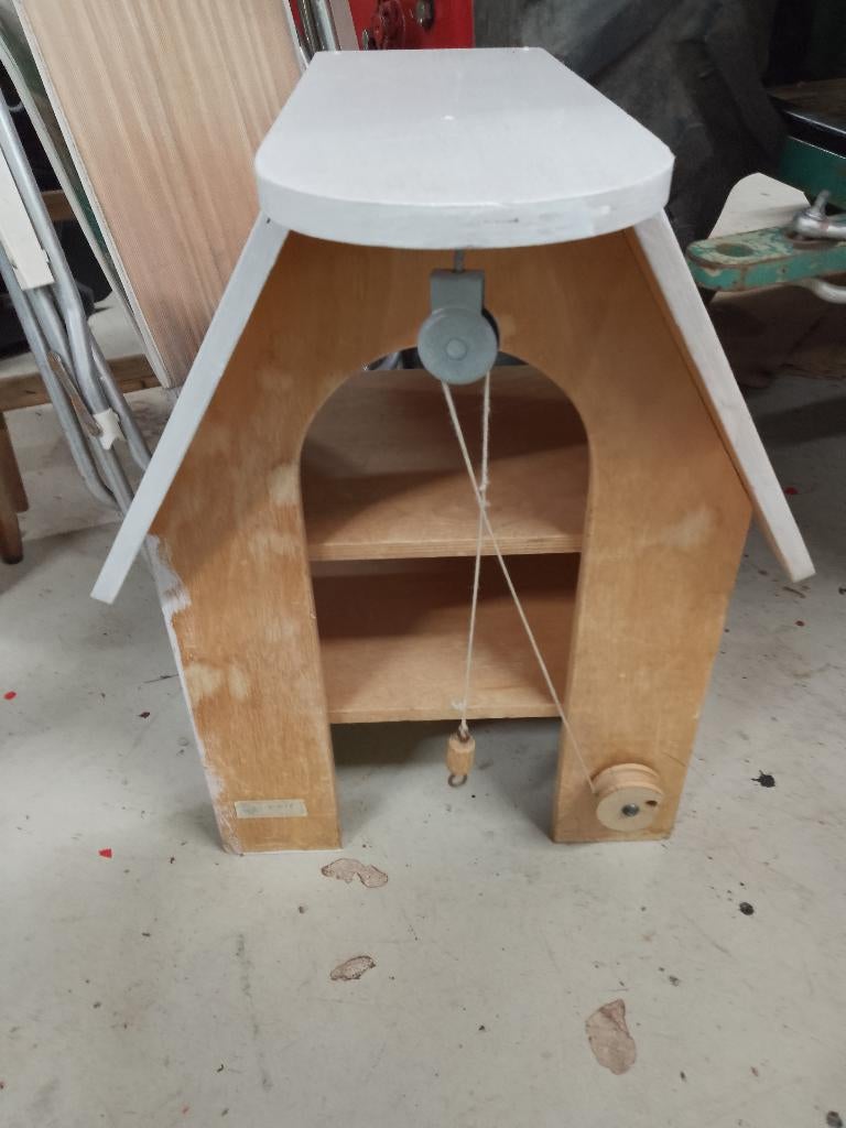 Houten speelgoed pakhuis, opknapper, Ophalen, Gebruikt, Meubelstuk of Keukentje